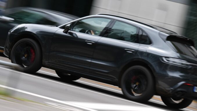 Diebstahl von Luxus-Autos Die Spur der in Hamburg gestohlenen Porsche Macan führt die Polizei nach Litauen. (Archivbild)