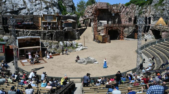 Vor Beginn der Karl-May-Festspiele Im Kalkberg wird wieder das Kriegsbeil ausgegraben. (Archivbild)