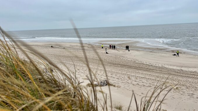 Strand in Rantum Am Rantumer Strand auf Sylt hat die Polizei einen Hund erschossen, nachdem dieser seinen Besitzer schwer verletzt hat. (Symbolfoto)