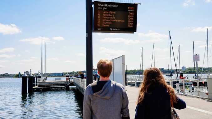 Leitsystem für den Kieler Fährverkehr Verkehrsinformationen in Echtzeit für die Fördeschifffahrt.