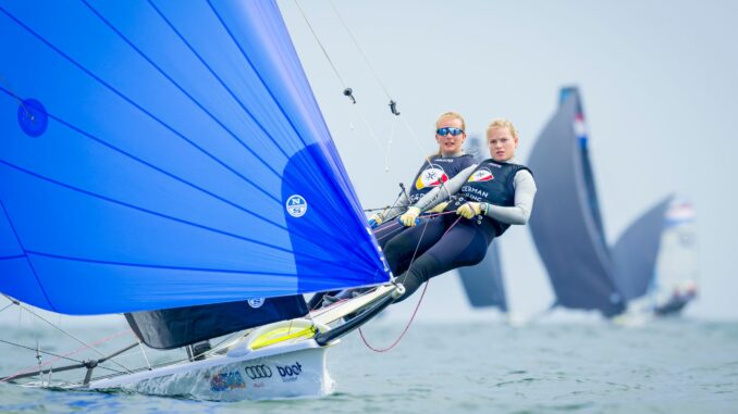 Die Seglerinnen Marla Bergmann und Hanna Wille Die Seglerinnen Marla Bergmann und Hanna Wille bei der Kieler Woche.