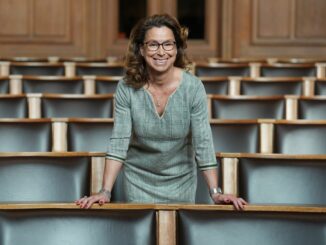 Bürgerschaftspräsidentin Carola Veit ist nach einem Zwangsaufenthalt in Tel Aviv wegen der israelisch-iranischen Kämpfe nach Hamburg zurückgekehrt. (Archivbild)