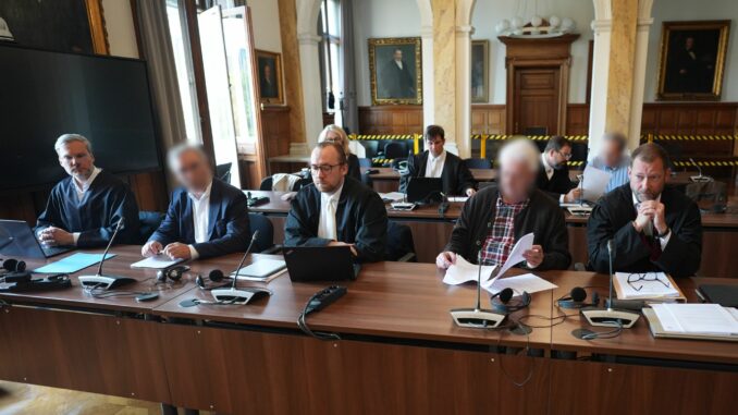 Prozess um Krebsmedikamente in Hamburg Die Angeklagten wiesen die Vorwürfe zurück.
