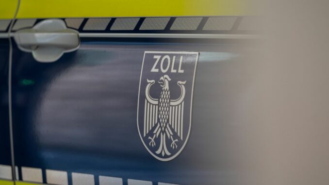Zoll 2023 hatte der Zoll mehr als 413 Millionen Warensendungen abgefertigt. (Archivbild)