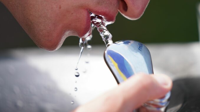 Hitzeaktionstag CDU und Sozialverband fordern zum Hitzeaktionstag mehr Wasserspender für Hamburg (Archivbild).