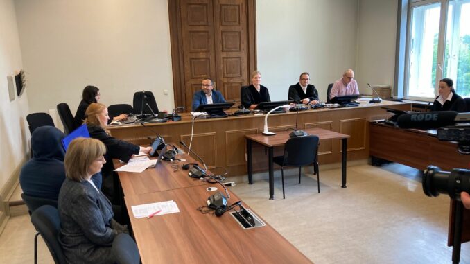 Prozess um nächtlichen Überfall auf Seniorin in Hamburg Der Angeklagte wird wegen schweren Raubes und gefährlicher Körperverletzung verurteilt.