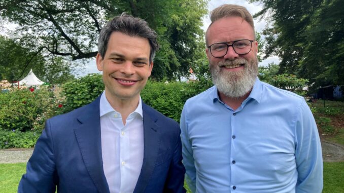 Maritimer Koordinator Ploß trifft Wirtschaftsminister Madsen Der maritime Koordinator der Bundesregierung, Christoph Ploß (l), traf in Kiel Schleswig-Holsteins Wirtschaftsminister Claus Ruhe Madsen (CDU).
