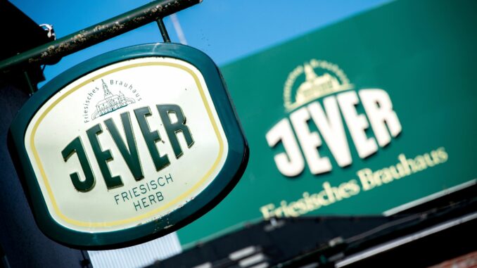 Brauereien hoffen auf bessere Corona-Lage Bei Jever wird heute gestreikt. Auch in anderen Brauereien im Norden soll die Arbeit ruhen. (Archivfoto)