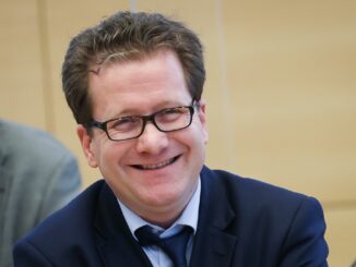 Manchen Schüler freut es. SPD-Bildungspolitiker Martin Habersaat stört sich am Unterrichtsausfall. (Archivbild)