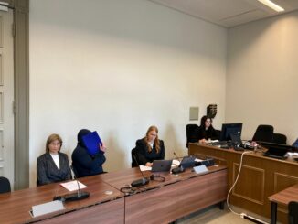 Der Angeklagte legte zu Beginn des Prozesses ein Geständnis ab, das seine Verteidigerin verlas.
