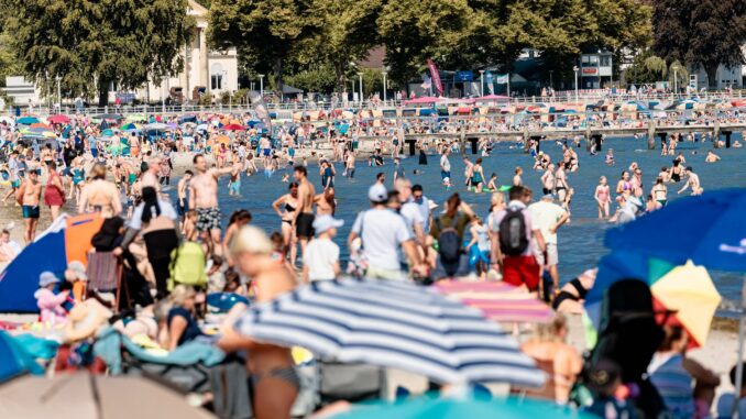 Sommer in Norddeutschland Scharbeutz, Travemünde, Markgrafenheide: Die Strände füllen sich bei bestem Wetter. (Symbolbild)