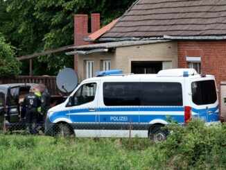 Auf Veranlassung der Generalstaatsanwaltschaft in Hamburg wurde im Landkreis Rostock ein Haus durchsucht, dessen Besitzer möglicherweise Anhänger der Reichsbürgerszene ist.