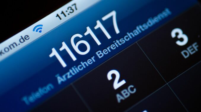 Ärztlicher Bereitschaftsdienst Die Zahl der Anrufe auf der Nummer 116117 ist stark gestiegen. (Symbolbild)
