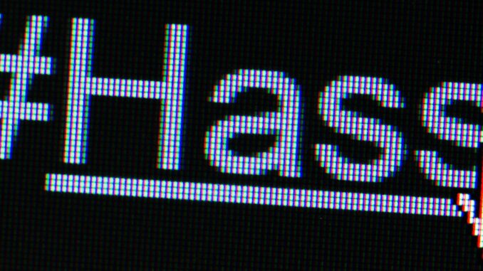 Polizeiaktion wegen Hetze im Internet Es gebe Durchsuchungsmaßnahmen in Hamburger Verfahren, teilte eine Sprecherin der Staatsanwaltschaft auf Anfrage der Deutschen Presse-Agentur mit. (Symbolbild)