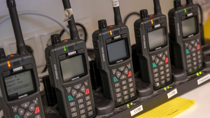 Digitale Funkgeräte Blaulichteinsatzkräfte im Grenzgebiet können nun grenzübergreifend funken (Symbolbild).