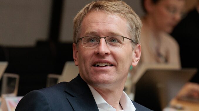 Ministerpräsidentenkonferenz Schleswig-Holsteins Ministerpräsident Daniel Günther (CDU) fordert einen Ausgleich für das Wachstumspaket.