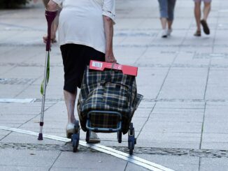 Knapp 24 Prozent der Beschäftigten erhält sogar weniger als 2.750 Euro brutto im Monat. (Symbolbild)