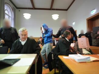 Die Staatsanwaltschaft fordert lebenslange Haftstrafen für die Angeklagten (Archivbild).
