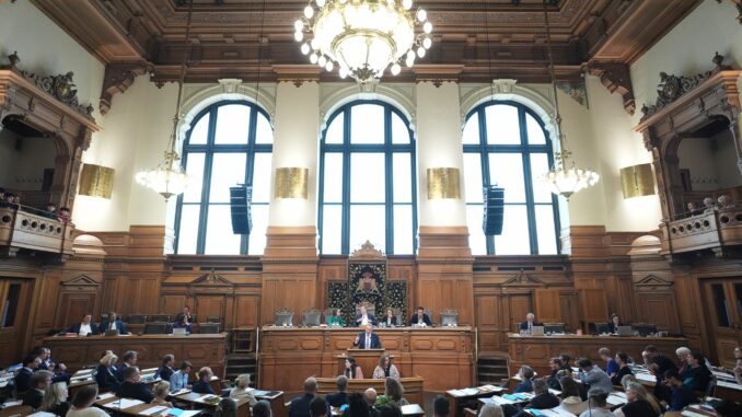 Die Bürgerschaft hat in erster Lesung eine Lockerung der Schuldenbremse beschlossen. (Archivbild)