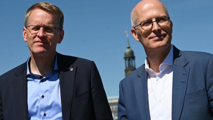 Günther und Tschentscher Ministerpräsident Daniel Günther (CDU) und das schleswig-holsteinische Kabinett empfangen ihre Amtskollegen aus Hamburg und den ersten Bürgermeister Peter Tschentscher (SPD) in Kiel. (Archivbild)