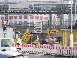 Wegen Brückenbauarbeiten können bis zum 4. August keine Züge zwischen Hauptbahnhof und Altona über Dammtor fahren. (Archivbild)