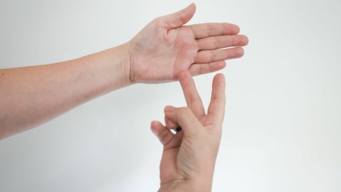 Gebärdensprache Der Sozialverband Hamburg fordert von der Stadt eine Entschädigung für das an Gehörlosen über Jahrzehnte verübte Unrecht. (Symbolbild)