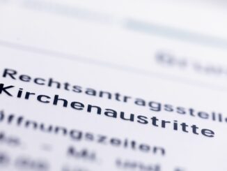 Wer aus der Kirche austreten möchte, muss dafür eine Gebühr zahlen (Archivbild).