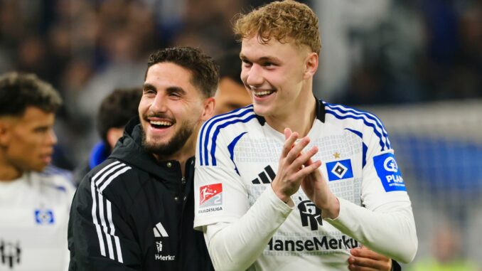 Adam Karabec Bald wieder in Hamburg: Der tschechische Mittelfeldspieler Adam Karabec (r).