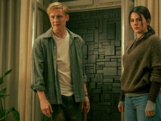 Tim (Matthias Schweighöfer) und Olivia (Ruby O. Fee) kämpfen gegen eine mysteriöse Wand.
