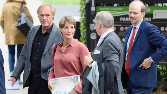 Fortsetzung Prozess wegen mutmaßlicher Kindesentführung Die Angeklagte Christina Block brachte ein Foto ihrer Kinder mit zum Prozess.
