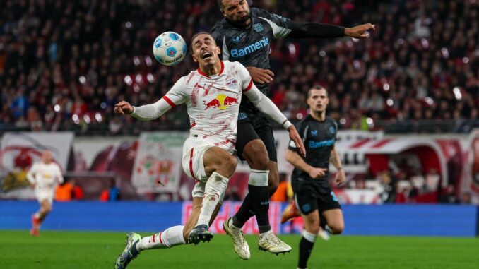 Laut «Abendblatt» beim HSV im Gespräch: Leipzigs Stürmer Yussuf Poulsen (l)  