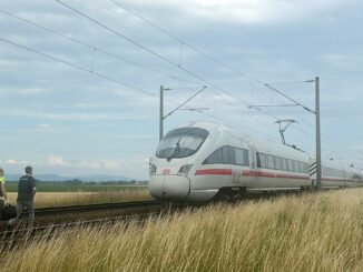 Der Zug blieb auf offener Strecke in Niederbayern stehen.