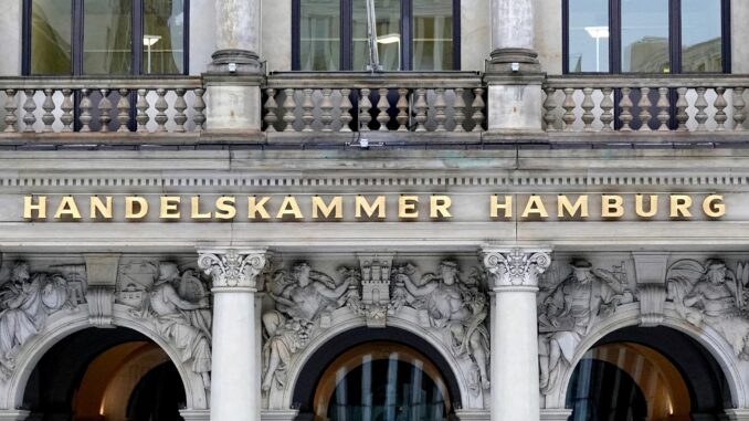 Handelskammer Hamburg Die Hamburger Handelskammer befragt Unternehmen nach dem Geschäftsklima. (Archivbild)