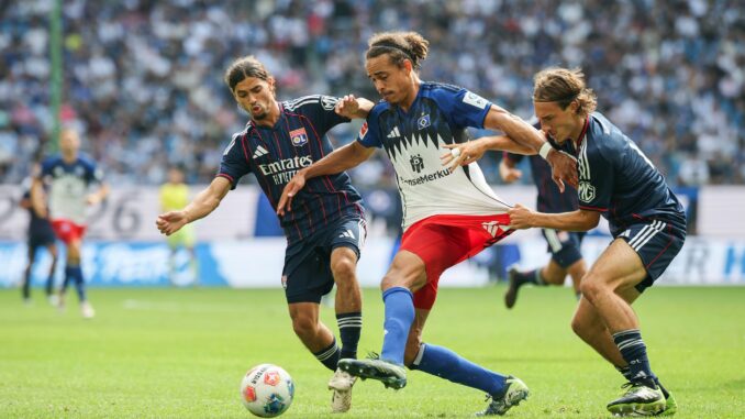 Testspiel Hamburger SV-Olympique Lyon Erstmals im Trikot des HSV: Yussuf Poulsen (M)
