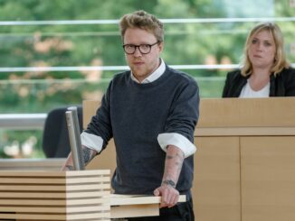Grünen-Fraktionschef Lasse Petersdotter setzt weiter auf den Standort Heide. (Archivbild)