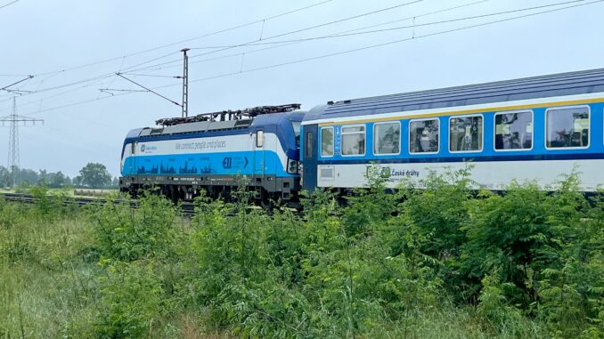 Zug zwischen Berlin und Prag Zug der tschechischen Bahn. (Archivbild)