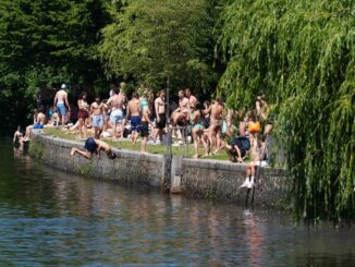 Diese Hitze! Die Temperaturen sollen bis auf 37 Grad steigen. (Archivbild)
