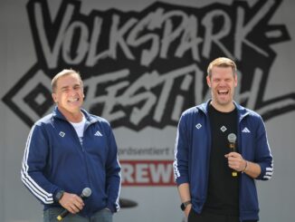 Wollen noch zwei Spieler holen: HSV-Sportvorstand Stefan Kuntz (l) und Finanzvorstand Eric Huwer