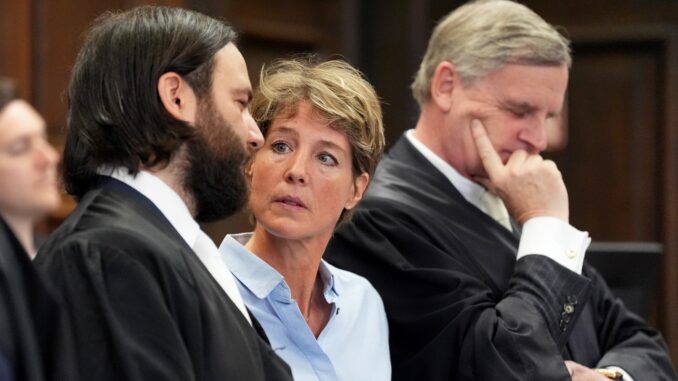 Prozessbeginn wegen mutmaßlicher Kindesentführung Christina Block wird vorgeworfen, die Entführung zweier ihrer Kinder in Auftrag gegeben zu haben.