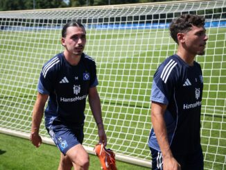 «French Connection» beim HSV: Neuzugang Rayan Philippe (l) und sein französischer Landsmann William Mikelbrenics.
