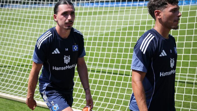 Rayan Philippe beim Hamburger SV «French Connection» beim HSV: Neuzugang Rayan Philippe (l) und sein französischer Landsmann William Mikelbrenics.