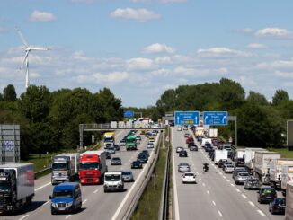 Der Bund für Umwelt und Naturschutz lehnt einen Ausbau der A1 in Hamburg ab. (Archivbild)