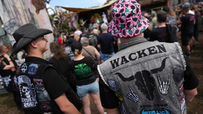 Vor dem Start des Wacken Open Air Knapp die Hälfte der erwarteten 85.000 Besucher ist bereits in Wacken.