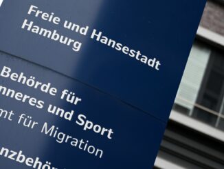 Ende Juni hielten sich nach Angaben der Stadt rund 110.000 Menschen mit einer Aufenthaltserlaubnis in Hamburg auf. (Symbolbild)