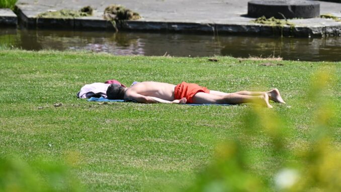 Bis zu 36 Grad Celsius hat der DWD nach vorläufigen Angaben am Mittwoch gemessen.