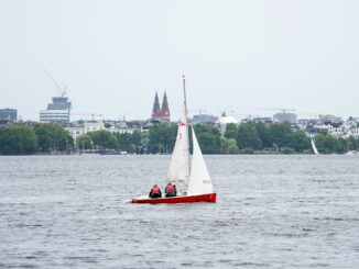 In der Außenalster wurde eine Leiche entdeckt. (Archivbild)