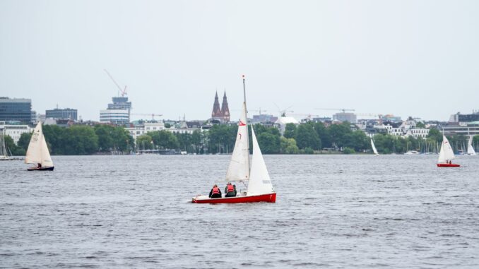 Außenalster In der Außenalster wurde eine Leiche entdeckt. (Archivbild)