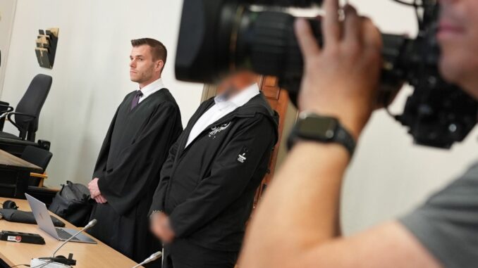 Prozess wegen besonders schwerer Zwangsprostitution Am ersten Verhandlungstag stritt der Angeklagte alle Vorwürfe ab.