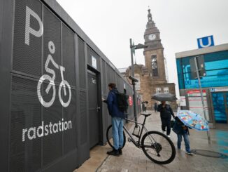 Das neue Fahrradparkhaus am Hamburger Hauptbahnhof verfügt über rund 200 Stellplätze.