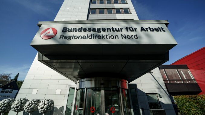 Im Juli waren rund 94.500 Arbeitslose in Schleswig-Holstein gemeldet. (Archivbild) 